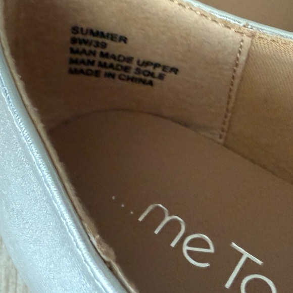 Me Too|Silver Metallic soft square toe Mary Jane Flats with buckle•••NWT IN 9W - Picture 9 of 11